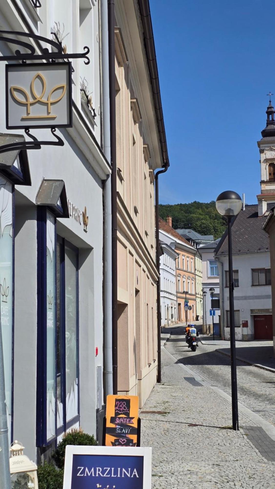 Apartman - Cafe Princ Pod Hradem Wifi, Klima Šternberk エクステリア 写真