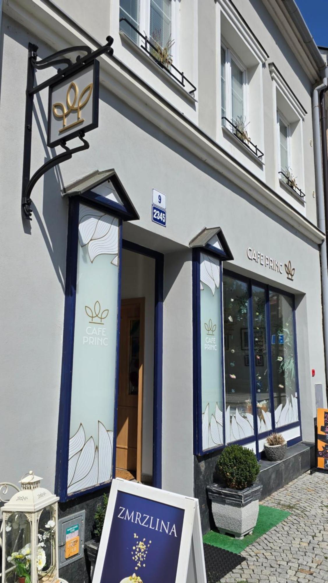Apartman - Cafe Princ Pod Hradem Wifi, Klima Šternberk エクステリア 写真